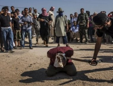 Άγριος τσακωμός σε εκπομπή λόγω αποκεφαλισμού του ISIS (βίντεο)